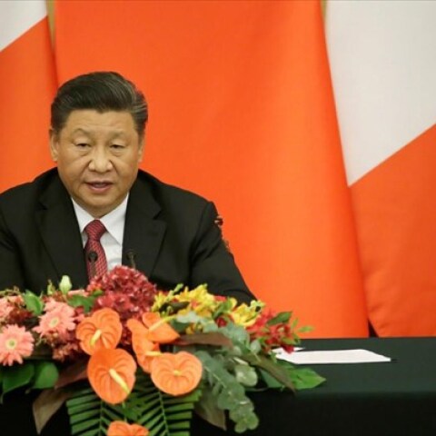 Ο Σι «θωρακίζει» την τρίτη θητεία με ιστορικό ψήφισμα