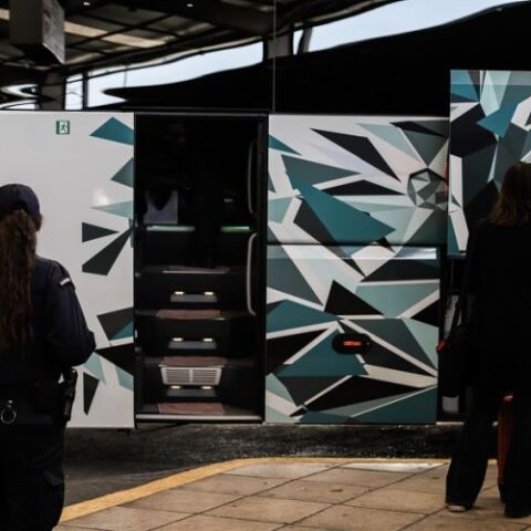 ΚΤΕΛ Μαγνησίας - 68χρονος έφτυνε χωρίς μάσκα κι έλεγε πως έχει κάνει φόνους