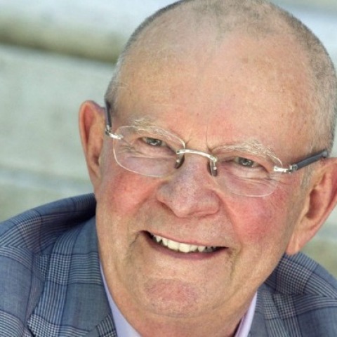 Πέθανε στα 88 του χρόνια ο νοτιοαφρικανός συγγραφέας Γουίλμπουρ Σμιθ