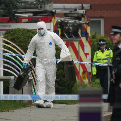 Ηρωας οδηγός ταξί στο Λίβερπουλ: Κλείδωσε τον βομβιστή αυτοκτονίας μέσα στο αυτοκίνητο και απέτρεψε ένα μακελειό