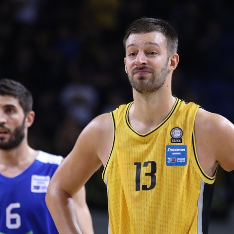 ΑΕΚ για Γέλοβατς: «Η κατάστασή του έχει σταθεροποιηθεί, αλλά παραμένει κρίσιμη»