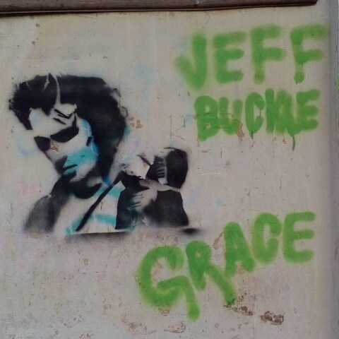 Γκράφιτι που απεικονίζει τον μουσικό Jeff Buckley