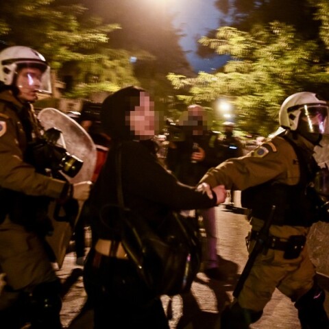 Πολυτεχνείο: Τέσσερις συλλήψεις για τα επεισόδια στα Εξάρχεια