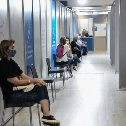 Τρίτη δόση εμβολίου: Ανοίγει για όσους συμπλήρωσαν 5.5 μήνες από τον εμβολιασμό η πλατφόρμα το βράδυ της Παρασκευής