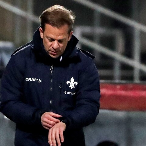 Ο προπονητής της Βέρντερ Βρέμης κατηγορείται για πλαστό πιστοποιητικό εμβολιασμού