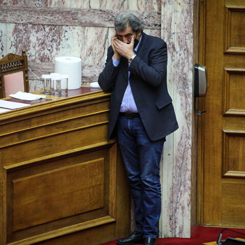 Ο Παύλος Πολάκης στη Βουλή (ΦΩΤΟ ΑΡΧΕΙΟΥ) - Συνεχίζει να ισχυρίζεται ότι «τα εμβόλια δεν πιάνουν τη μετάλλαξη»