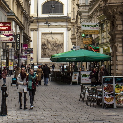  Ευρώπη: Η πανδημία ρίχνει τη σκιά της στα Χριστούγεννα