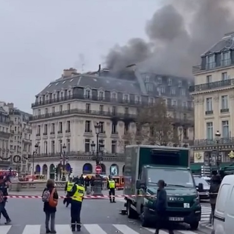 Γαλλία: Πυρκαγιά σε κτίριο κοντά στην Πλας ντε λ’ Οπερά