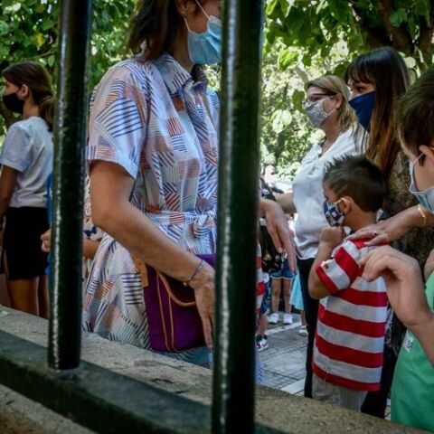 Τα μέτρα που ισχύουν από τη Δευτέρα σε σχολεία και πανεπιστήμια