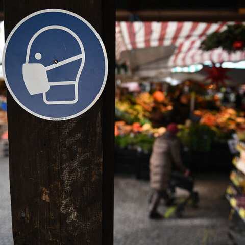 Στα σούπερ μάρκετ στη Γερμανία η μάσκα για κορωνοϊό είναι υποχρεωτική - Σε έξαρση η πανδημία με πολλαπλά νέα κρούσματα