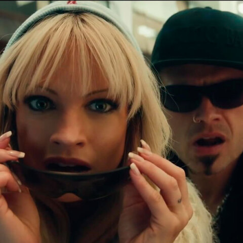 Στο «Pam & Tommy», τη σειρά για το sex tape, η Λίλι Τζέιμς είναι η Πάμελα Άντερσον και ο Σεμπάστιαν Σταν ο Τόμι Λι