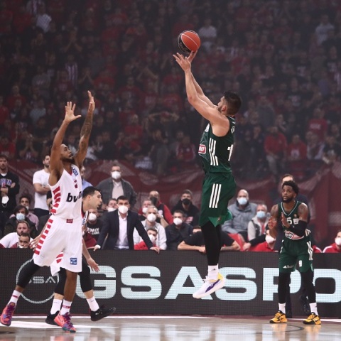 Ολυμπιακός – Παναθηναϊκός 76-81