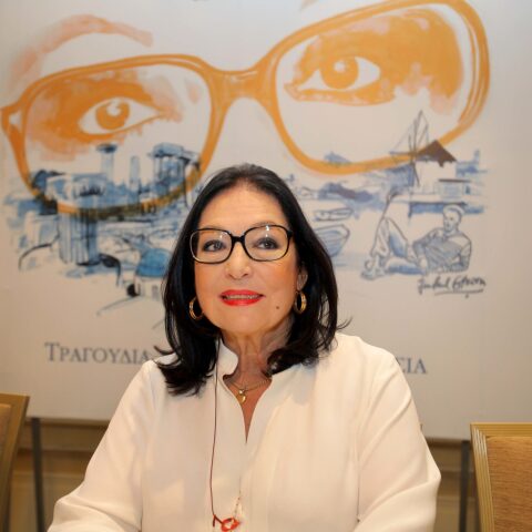 Η Νάνα Μούσχουρη  