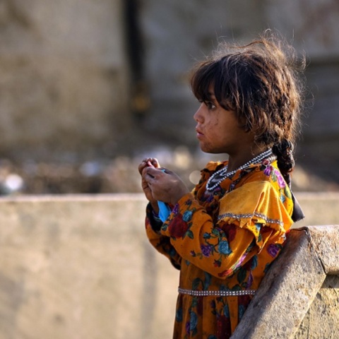 Αφγανιστάν: Γονείς παντρεύουν κορίτσια, ακόμα και μωρά, με αντάλλαγμα χρήματα για να γλιτώσουν τη λιμοκτονία	