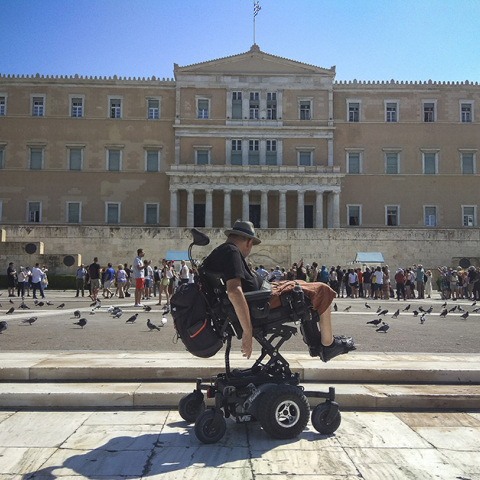 Η άποψη του Σανταμούρη για τα ΑμεΑ είναι η άποψη του κράτους