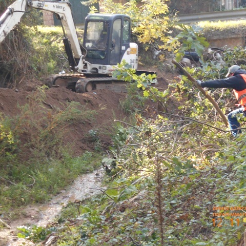 Εργασίες καθαρισμού ρεμάτων από συνεργεία της Περιφέρειας Αττικής