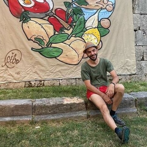 Cibo, ο Ιταλός street artist που μετατρέπει σβάστικες σε cupackes
