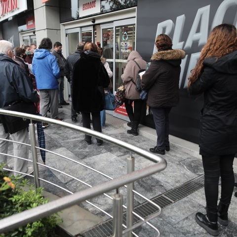 BLACK FRIDAY ΣΤΙΓΜΙΟΤΥΠΑ ΑΠΟ ΚΑΤΑΣΤΗΜΑ ΗΛΕΚΤΡΟΝΙΚΩΝ ΕΙΔΩΝ ΣΤΗ ΛΕΩΦΟΡΟ ΣΥΓΓΡΟΥ (ΓΙΑΝΝΗΣ ΠΑΝΑΓΟΠΟΥΛΟΣ/ EUROKINISSI)