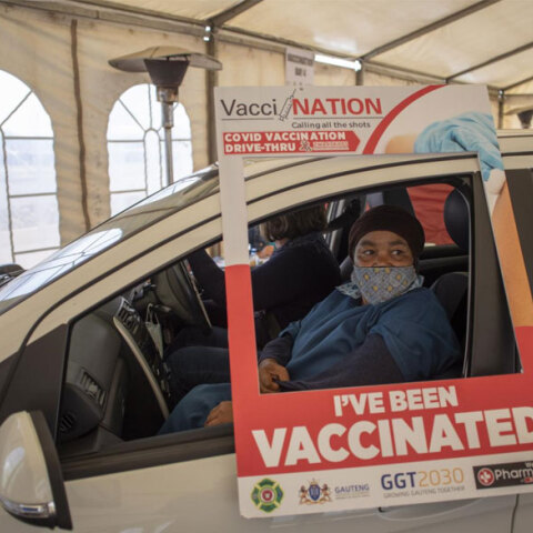 Στη Νότια Αφρική η μετάλλαξη κορωνοϊού της Μποτσουάνα εξαπλώνεται, προκαλώντας ανησυχία για το πόσο αποτελεσματικά θα είναι τα εμβόλια σε αυτήν τη νέα παραλλαγή του ιού