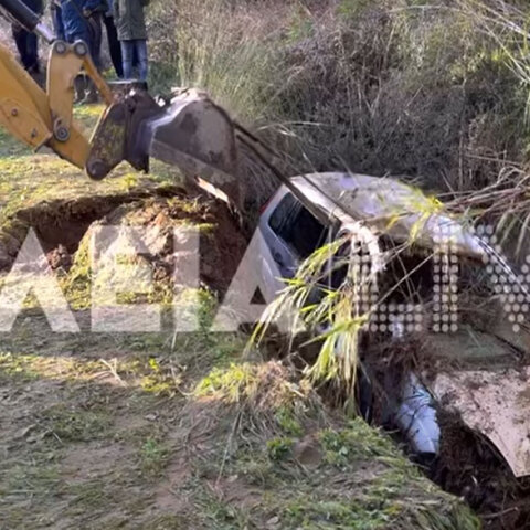 Νεκρός οδηγός στην Ηλεία από την κακοκαιρία - Το αυτοκίνητο που οδηγούσε, έπεσε σε ρέμα