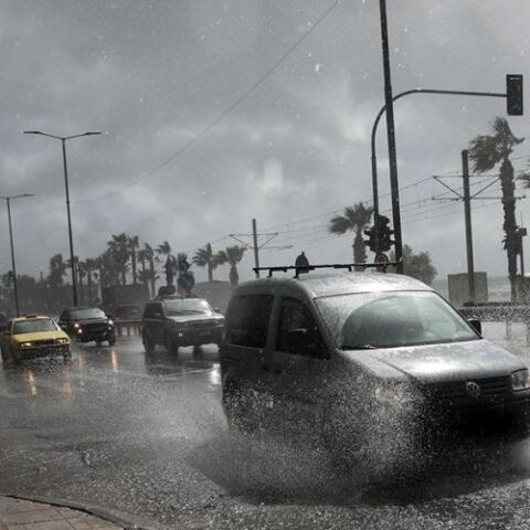 Καιρός – Meteo: Νέα επιδείνωση τις επόμενες ώρες – Πού θα σημειωθούν ισχυρές καταιγίδες