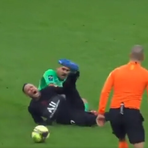 Ο Νεϊμάρ γύρισε τον αστράγαλό του στον αγώνα της Παρί Σεν Ζερμέν με τη Σεντ Ετιέν