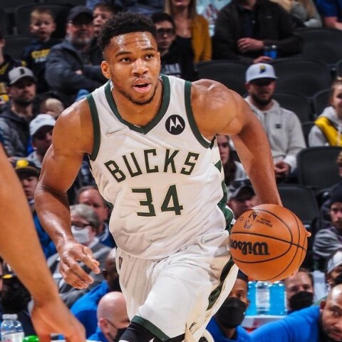 Νίκησαν και τους Πέισερς οι Μπακς του Γιάννη Αντετοκούνμπο