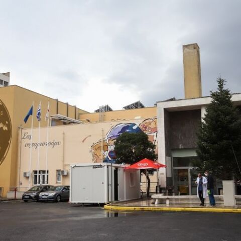 Θεσσαλονίκη: Πέθανε 46χρονος ανεμβολίαστος - Γιατρός τον προέτρεπε να μην πάει στο νοσοκομείο