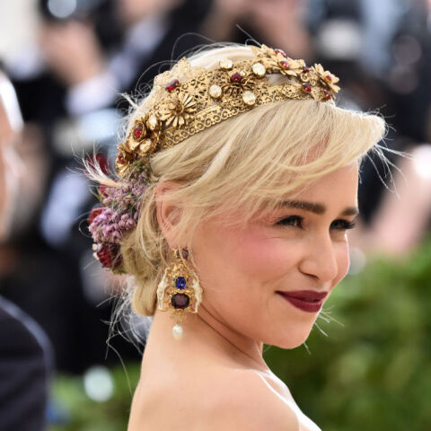 Η Εμίλια Κλαρκ στην εκπομπή The Tonight Show του Τζίμι Φάλον απέδειξε πως είναι ένα ταλαντούχο αστείο κορίτσι. 