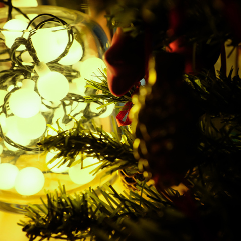 Χριστουγεννιάτικα λαμπάκια: Οδηγίες για ασφαλή χρήση