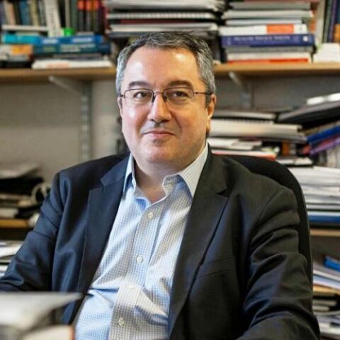 Mετάλλαξη Όμικρον: Ο Ηλίας Μόσιαλος απαντά σε βασικά ερωτήματα  