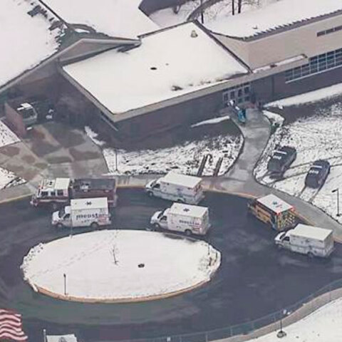 Νεκροί μαθητές από πυροβολισμούς στο Λύκειο Oxford High School του Ντιτρόιτ στις ΗΠΑ (πολιτεία Μίσιγκαν)