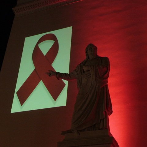 Παγκόσμια Ημέρα Κατά του AIDS - Φωταγώγηση του Πανεπιστημίου Αθηνών