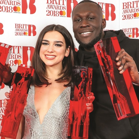 Η Dua Lipa και οJhus στα Brit Award.