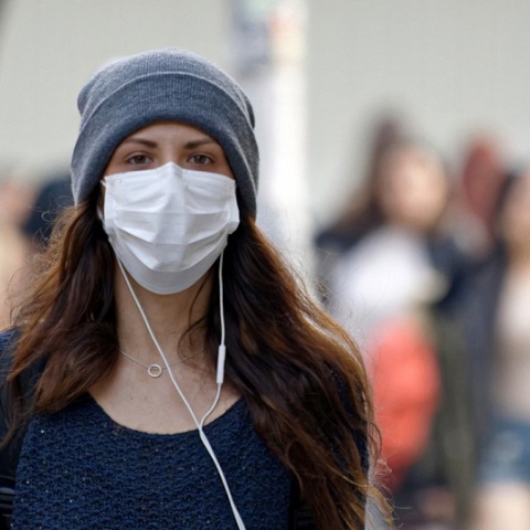 ΠΟΥ: Καθησυχαστικές οι πρώτες ενδείξεις για τη μετάλλαξη Όμικρον  