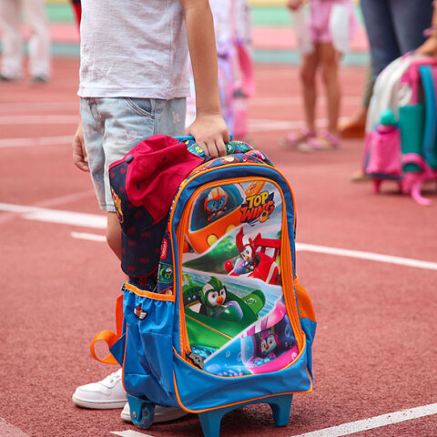 Συνελήφθη πατέρας αρνητής γιατί υπέβαλε μηνύσεις σε εκπαιδευτικούς