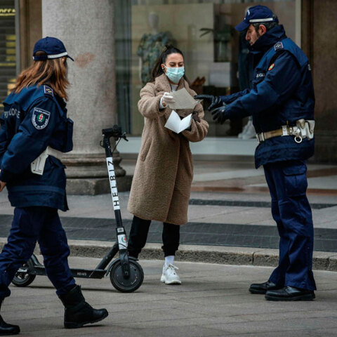 Έλεγχος στο Μιλάνο για το υγειονομικό πάσο κατά του κορωνοϊού