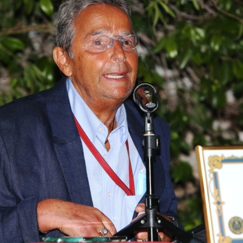 Νίκος Σταθούλης