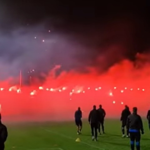 Οι οπαδοί της ομάδας τρίτης κατηγορίας Ολλανδίας, Quick Boys, έδωσαν βροντερό «παρών» στην προπόνηση της ομάδας στις 5 το πρωί.