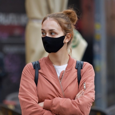 Κορωνοϊός: Ο κόσμος στρέφεται προς τον υποχρεωτικό εμβολιασμό