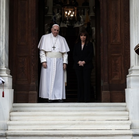 Στο Προεδρικό Μέγαρο ο Πάπας Φραγκίσκος