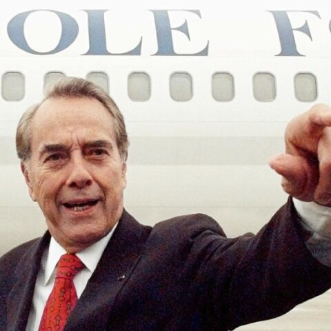 Μπομπ Ντόουλ: Πέθανε ο πρώην Ρεπουμπλικανός γερουσιαστής