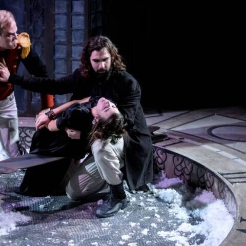 «Συμφορά από το πολύ μυαλό» στο «Θέατρο της Οδού Κυκλάδων - Λευτέρης Βογιατζής» σε σκηνοθεσία Στάθη Λιβαθινού