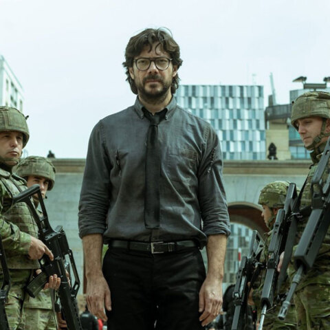Στη σειρά La Casa de Papel του Netflix ο «Καθηγητής» φρόντισε ώστε το φινάλε να είναι επικό