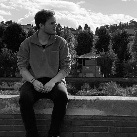 Ο Φοίβος Οικονομίδης