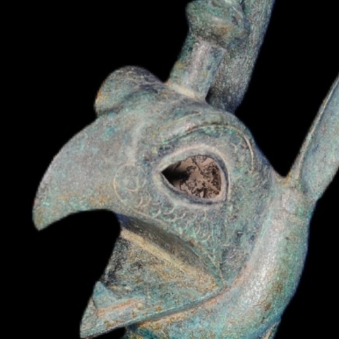 Η μπρούντζινη προτομή γρύπα της συλλογής Στάινχαρντ, προϊόν παράνομης διακίνησης που επιστρέφει στην Ελλάδα