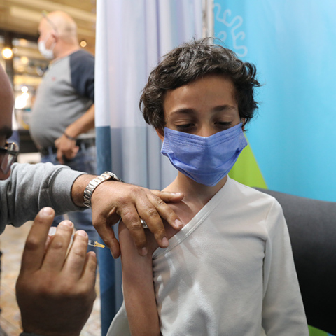 Κορωνοϊός: Ο εμβολιασμός παιδιών σε 19 ερωτήσεις και απαντήσεις