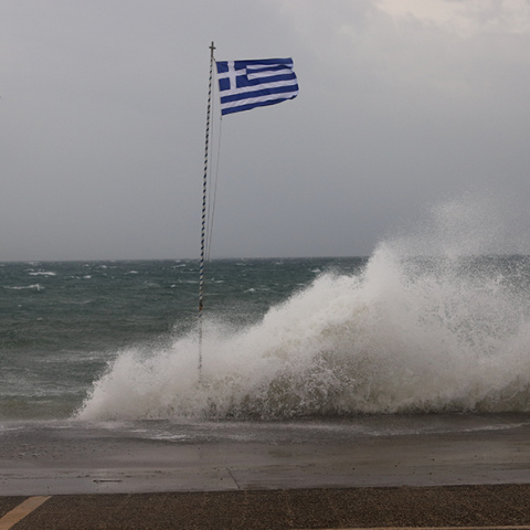 Στο μήνυμα από το 112 γίνεται λόγος για ακραία καιρικά φαινόμενα 