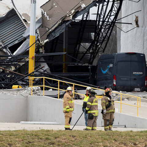 Ανεμοστρόβιλοι στις ΗΠΑ: Δύο νεκροί σε αποθήκη της Amazon – Πολλοί αγνοούμενοι