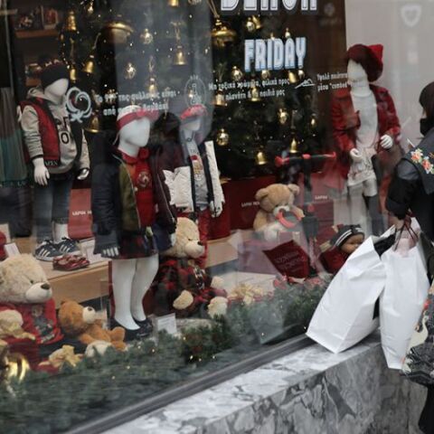 Ανοικτά θα είναι αύριο Κυριακή τα καταστήματα